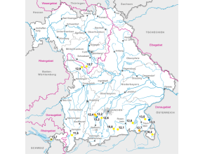 Bayernkarte mit den Wassertemperaturmessstellen an Seen und dem Jahresmittelwert 2023 in °C, weitere Erläuterungen im umliegenden Text.